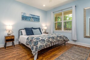 3 bedrooms, iron/ironing board, WiFi, bed sheets