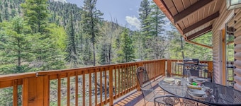 Angel Falls- Riverside, Hot Tub, Game Room, Pets
