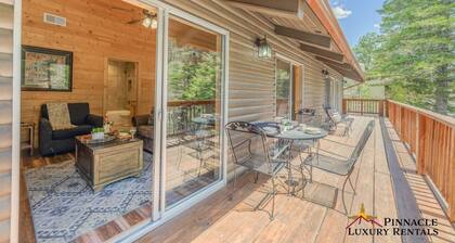 Angel Falls- Riverside, Hot Tub, Game Room, Pets