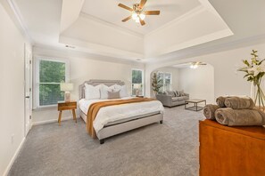 4 bedrooms, desk, iron/ironing board, free WiFi