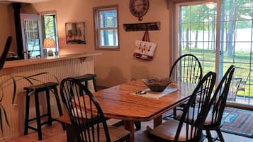 House, 3 Bedrooms | Dining