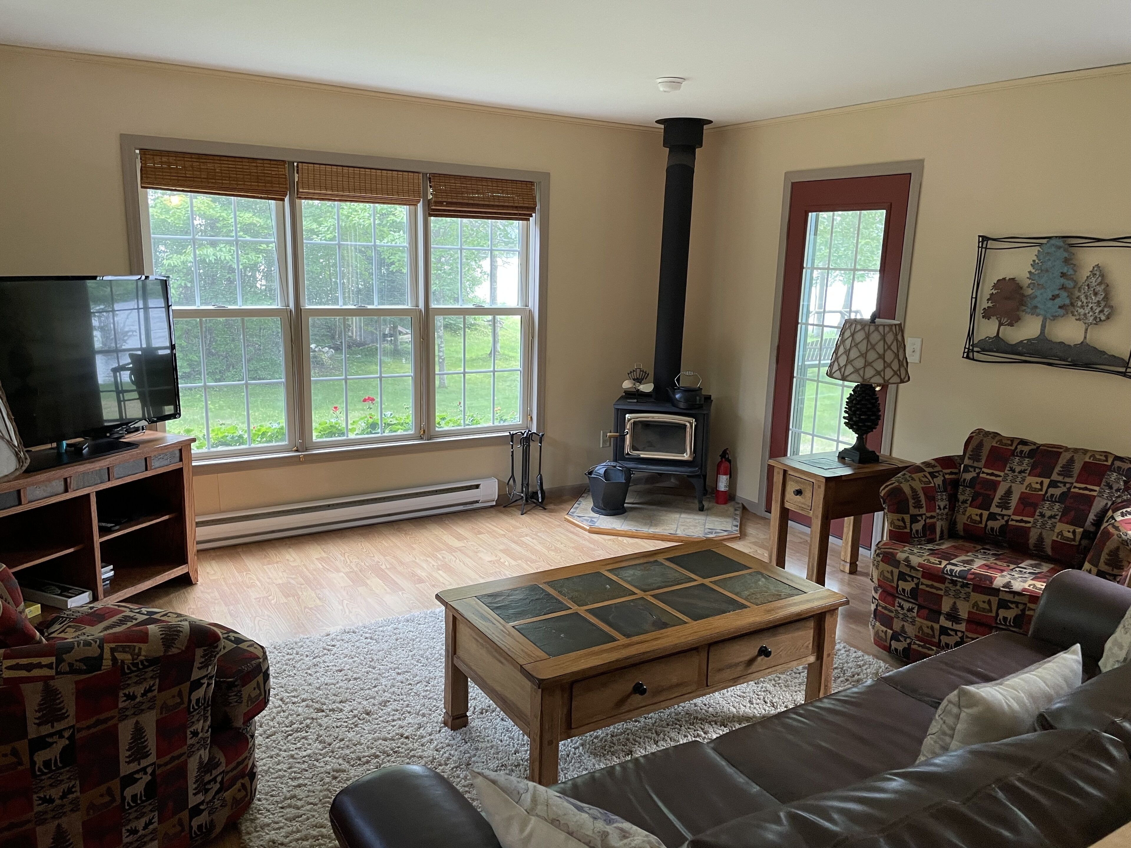 Lucky Charlie Lodge 3 Bedroom Home by Redawning