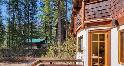 Deer Run Chalet - Alpine Style Retreat in Mazama