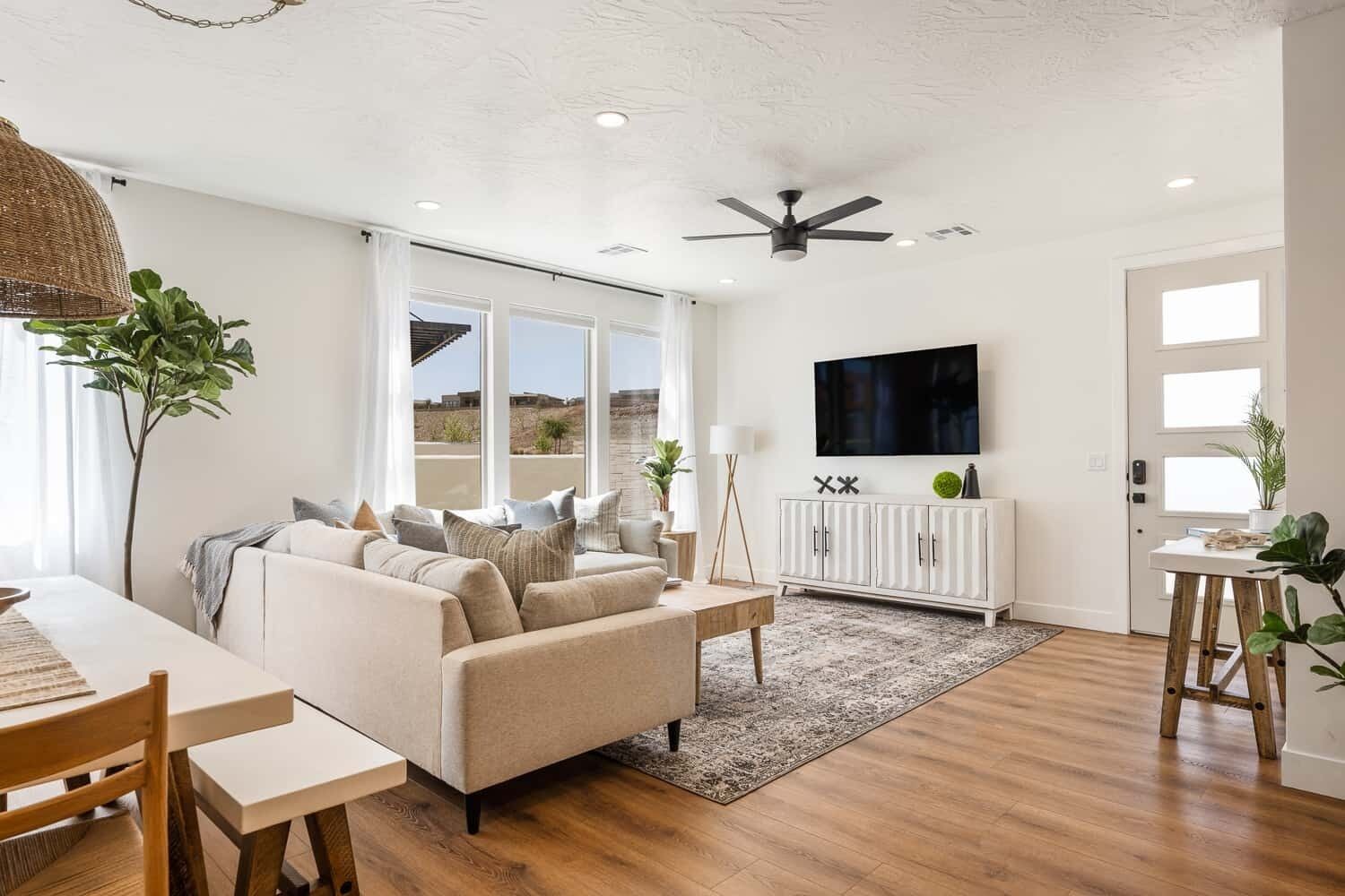 Experience Utah at the Lake House:Private Hot Tub, and Electric Scooters