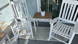 Terrace/patio - Save this to your favorites ❤️ Lake Access Cottage in Sebring. One-of-a-kind. (Sebring)