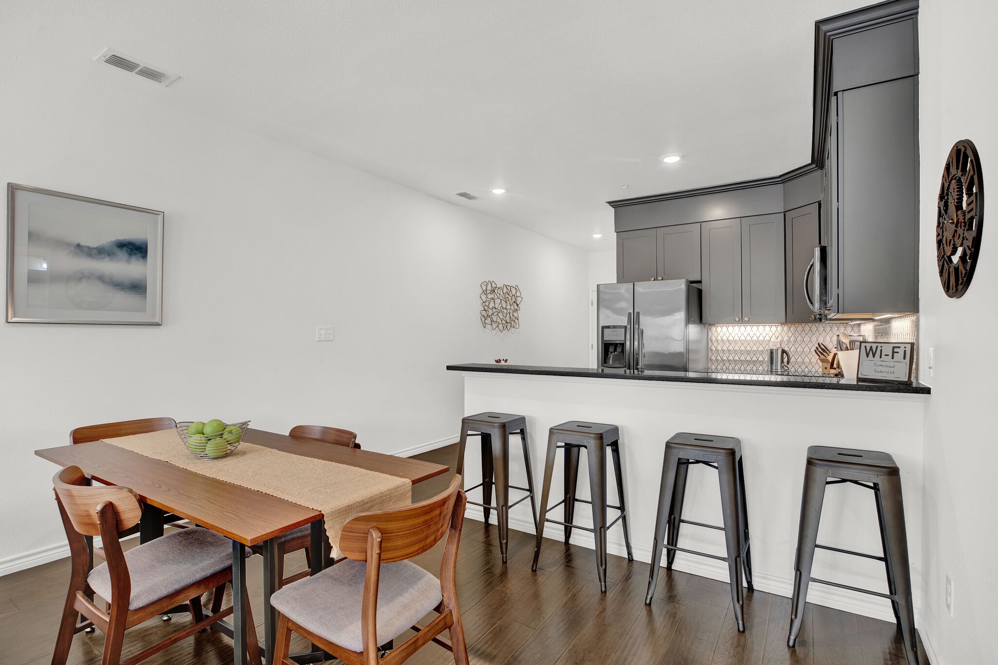 Spacious 2 Bedroom Luxury Condo in the Texan Wine Country