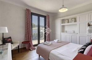 6 bedrooms, WiFi, bed sheets