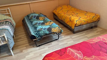 2 makuuhuonetta, silitysrauta/-lauta, vauvan matkasÀnky, ilmainen Wi-Fi