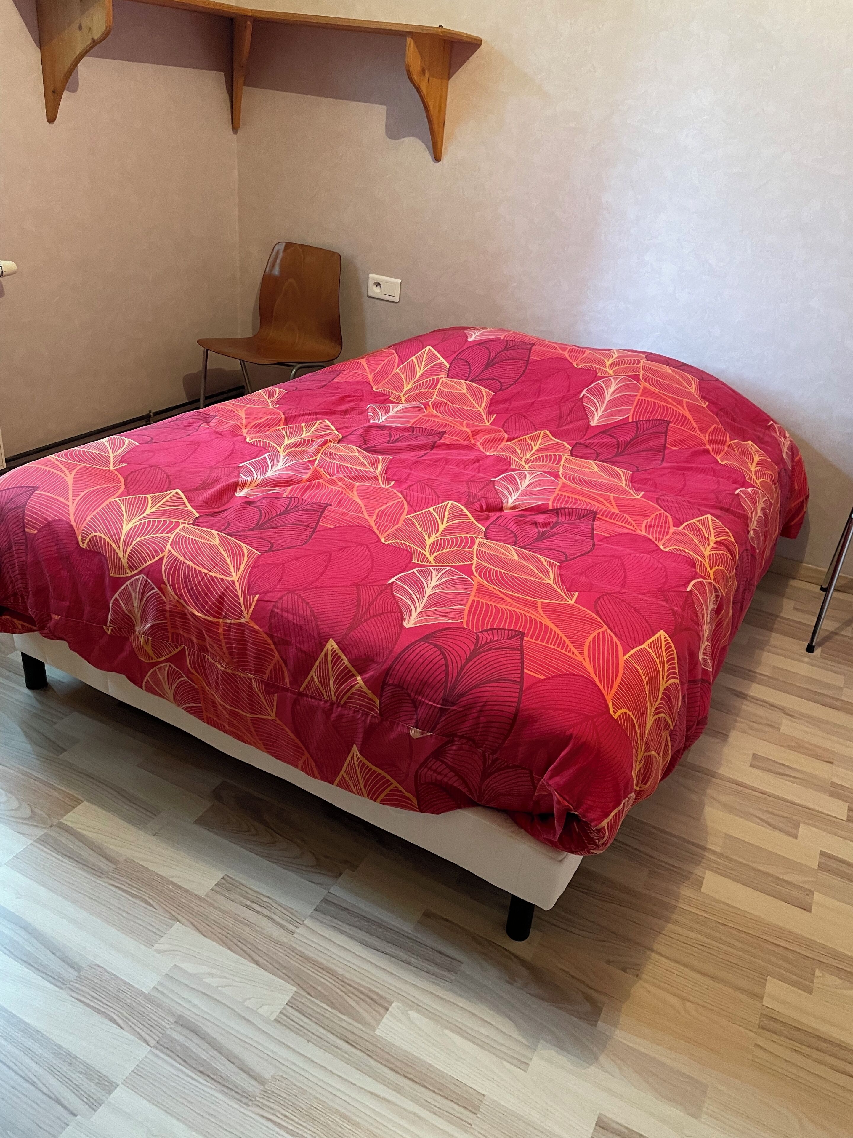 2 bedrooms, iron/ironing board, travel cot, free WiFi