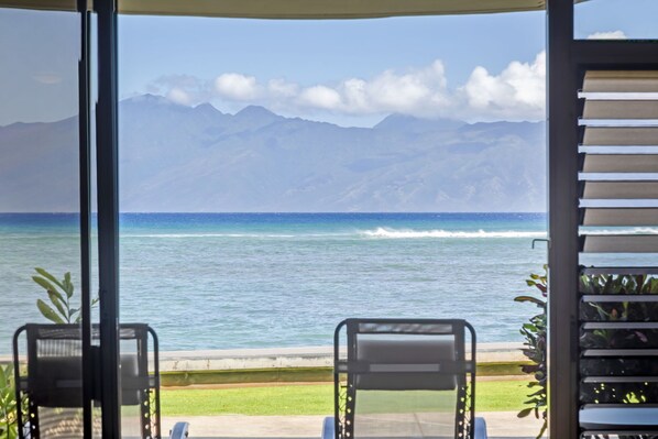 Interior - Perch - Seaside Serenity: Oceanfront 1BR Suite (Lahaina)