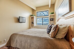 2 bedrooms, internet, bed sheets