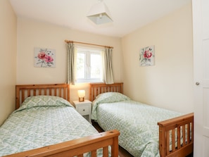 2 bedrooms, individually decorated, individually furnished, free WiFi - 15 The Dell (Norwich)