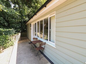 Cottage | Outdoor dining - 15 The Dell (Norwich)