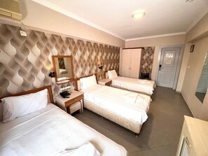 City Triple Room