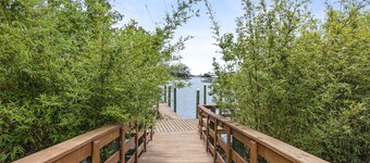 FANTASTIC SPECIALS-Charming Bay Front in Elberta, AL-2 BOAT SLIPS-SLEEPS 12