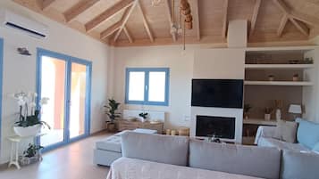 House, Smoking | 3 bedrooms