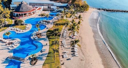 Villa 16: 5BR & Private Pool w BNayar Beach Club