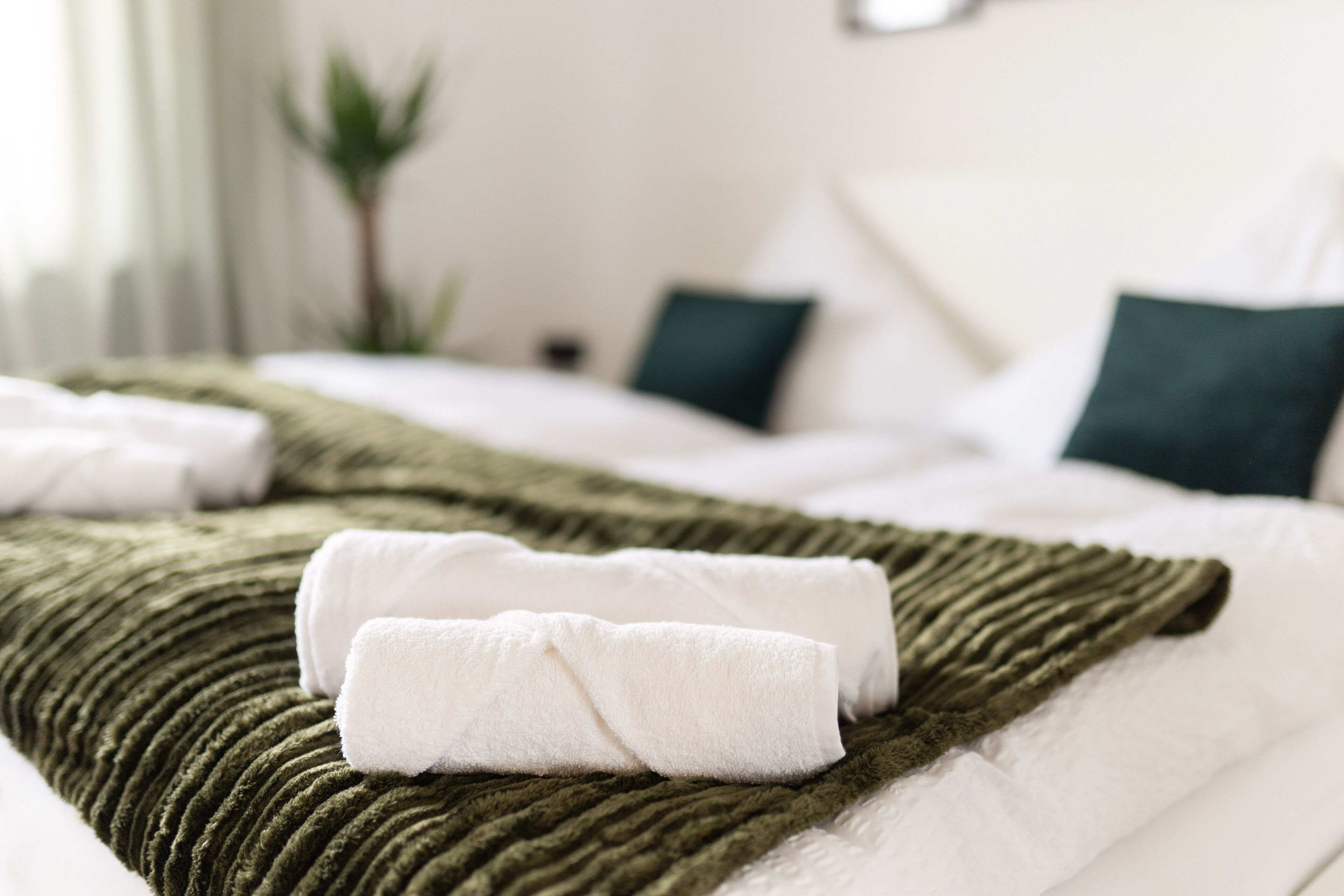 2 Schlafzimmer, Schreibtisch, Bügeleisen/Bügelbrett, Reisekinderbett