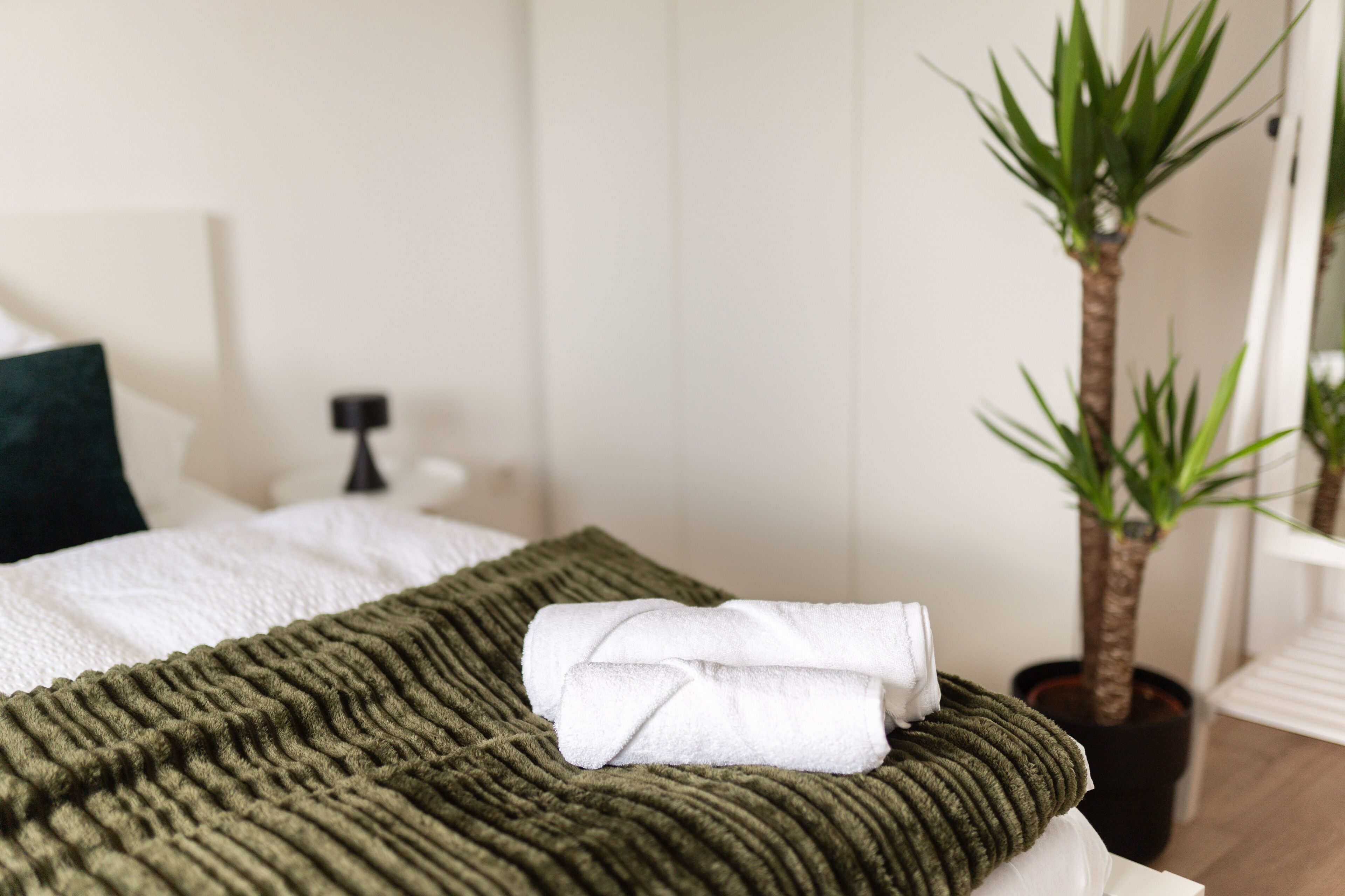 2 Schlafzimmer, Schreibtisch, Bügeleisen/Bügelbrett, Reisekinderbett