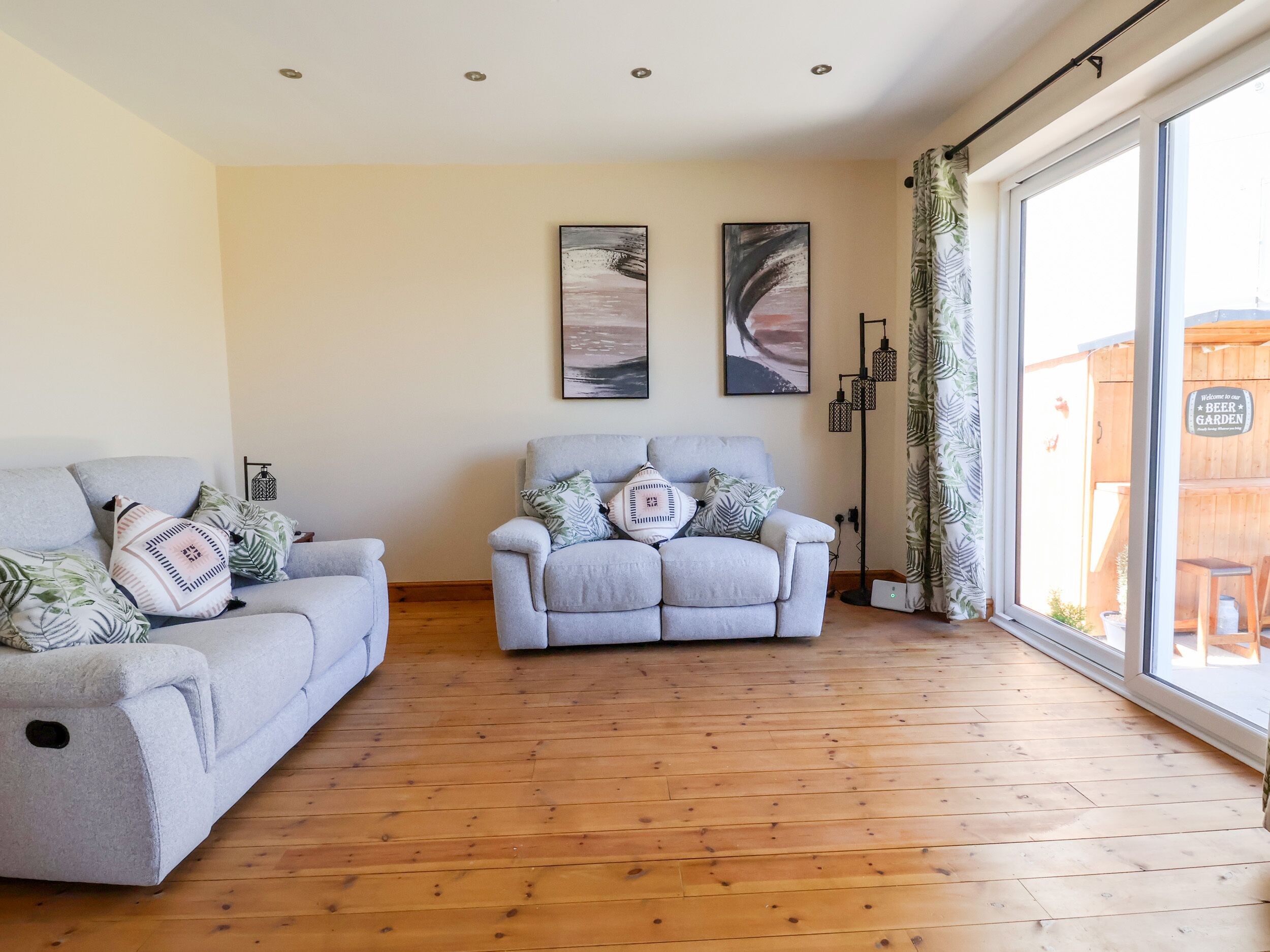 3 RHYD DRIVE, family friendly, with a garden in Rhos-On-Sea