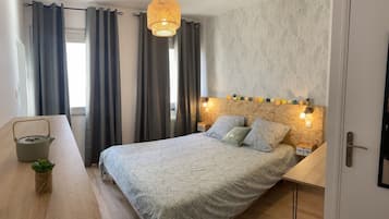 Superior-Zimmer, 1 Queen-Bett | 1 Schlafzimmer, Schreibtisch, laptopgeeigneter Arbeitsplatz