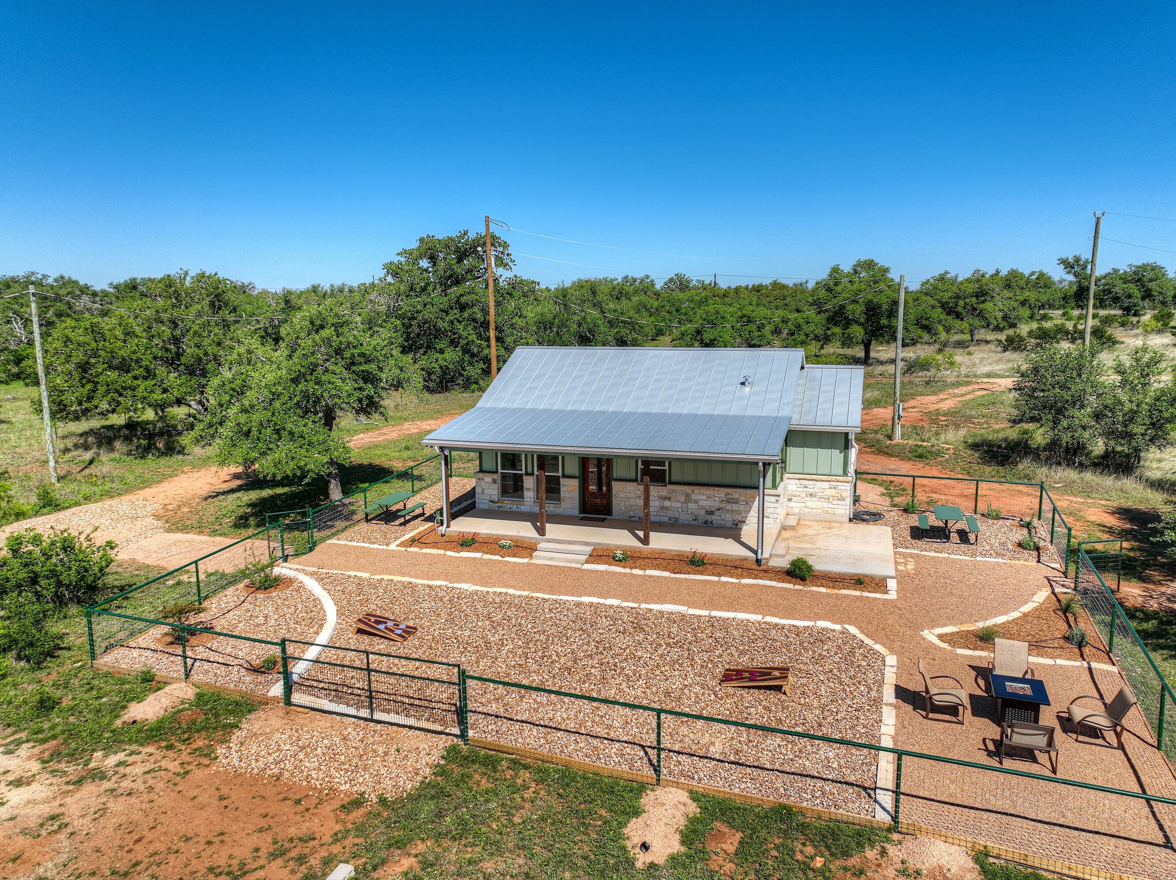 Heilung Haus | Sauna | Cowboy Pool | 20 Min to Fred