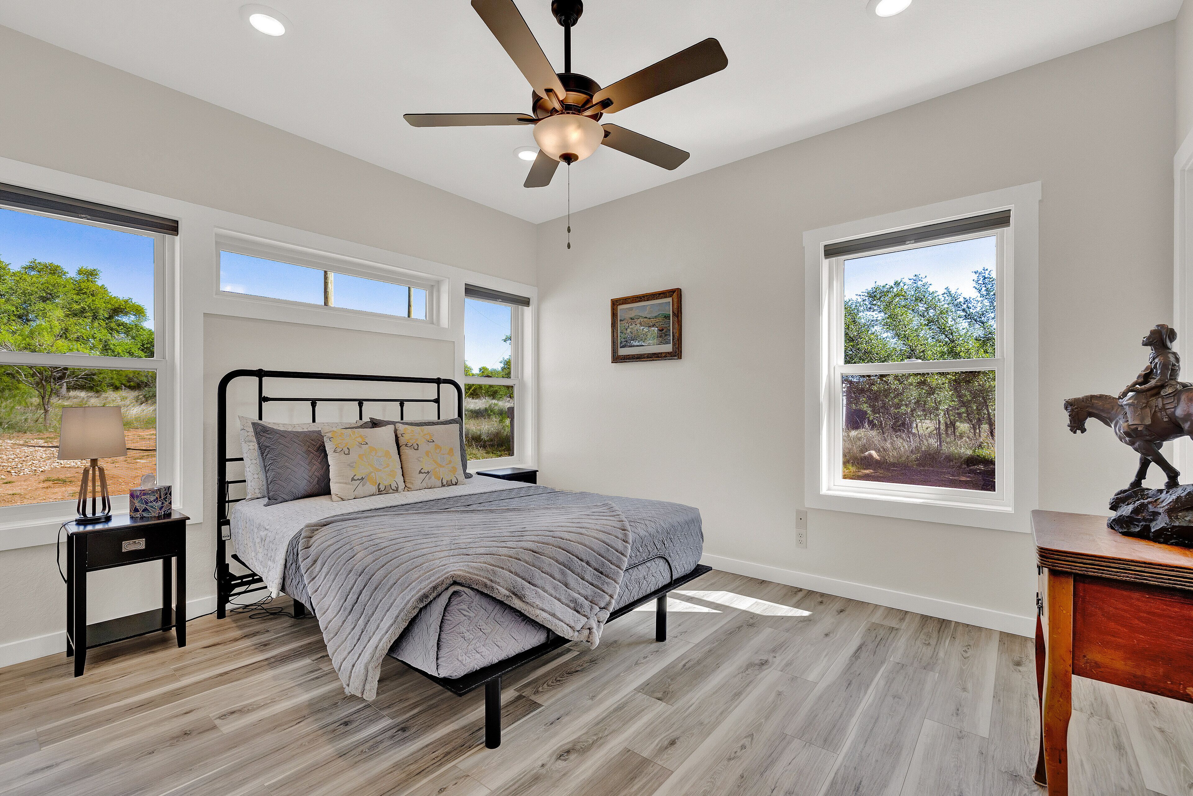 Heilung Haus | Sauna | Cowboy Pool | 20 Min to Fred