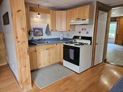 Cottonwood Lake House