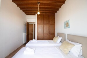 2 bedrooms, iron/ironing board, free WiFi - Elegance 2 Bedroom Escape in Psarou (Mykonos)