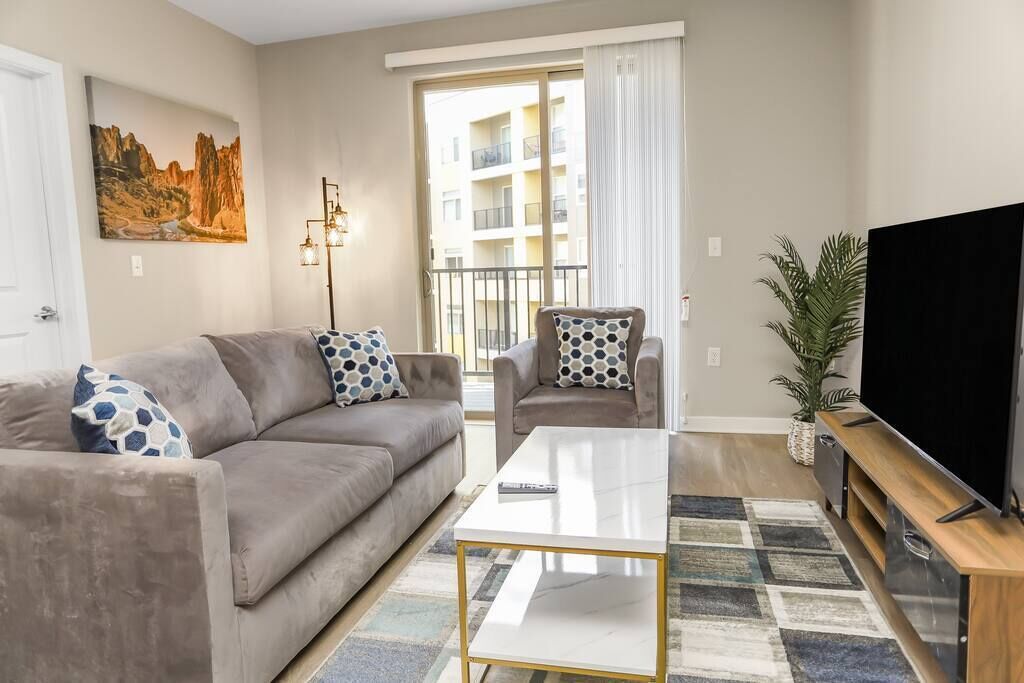 Bright and Spacious 1BR Fairfax Free Parking