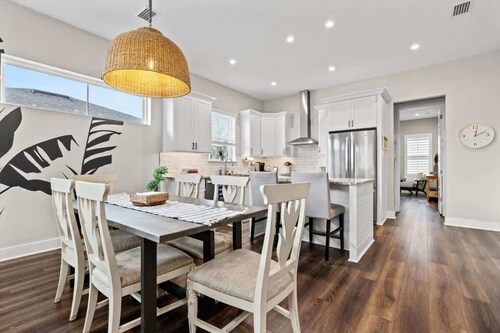 1 Block To Jax Beach: Trendy & Clean Beach Home