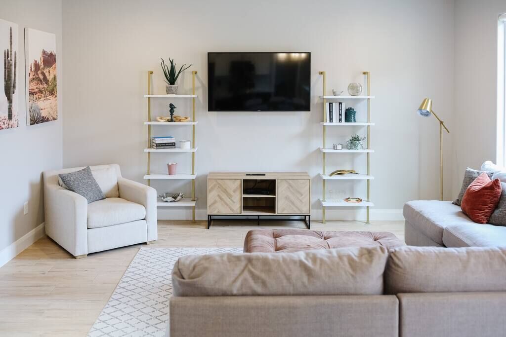 Private Hot Tub|Close to i15|Game Room