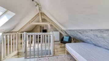 3 bedrooms, free WiFi, bed sheets