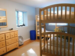 3 عدّة غرف نوم ومكواة/لوح كي وواي فاي مجانًا