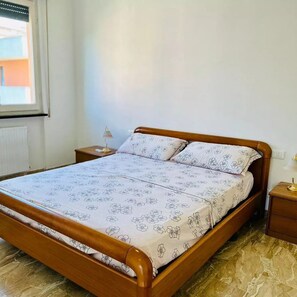 2 bedrooms, iron/ironing board, WiFi, bed sheets - Casa al mare con posto auto (Sestri Levante)