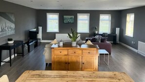 Living area - Spacious 2 Bed Ribble Valley Apartment (Salesbury)