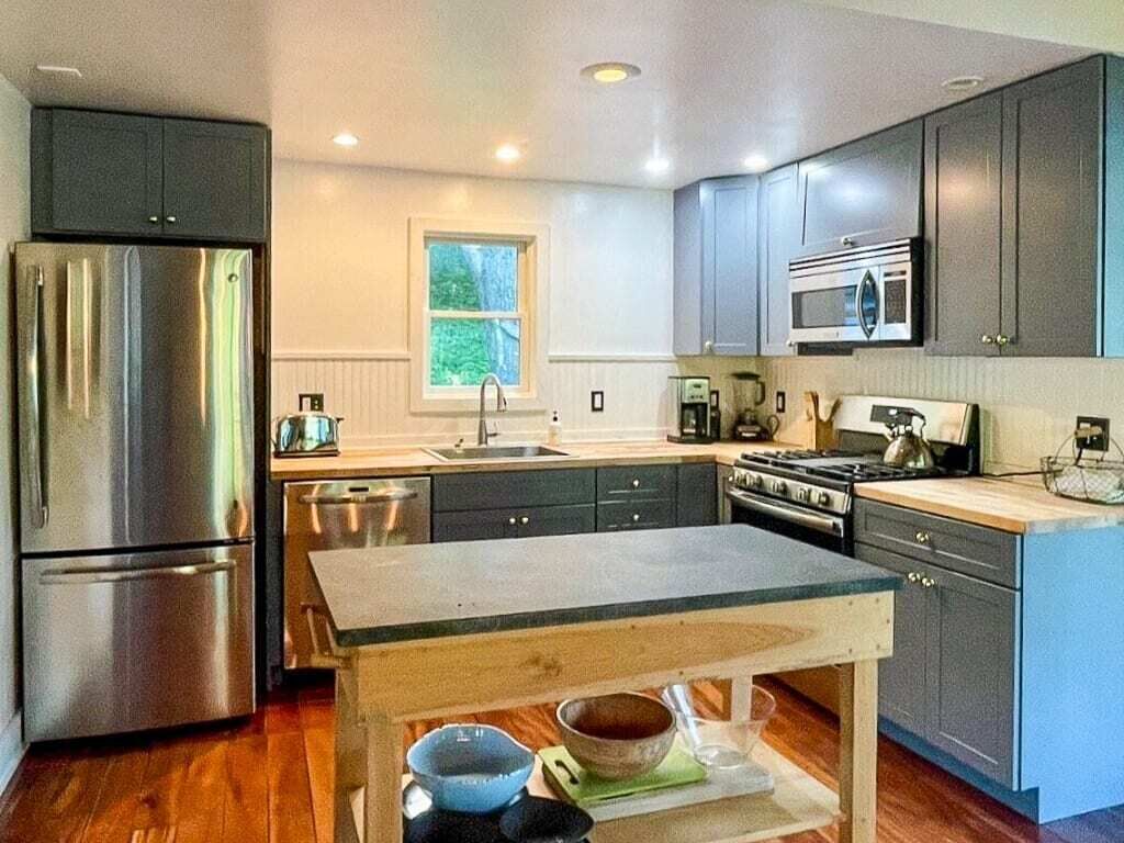 Apple Hill - Cozy with Views near Roxbury