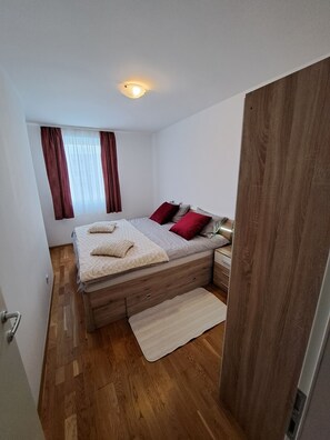 1 chambre, fer et planche à repasser, Wi-Fi, literie fournie