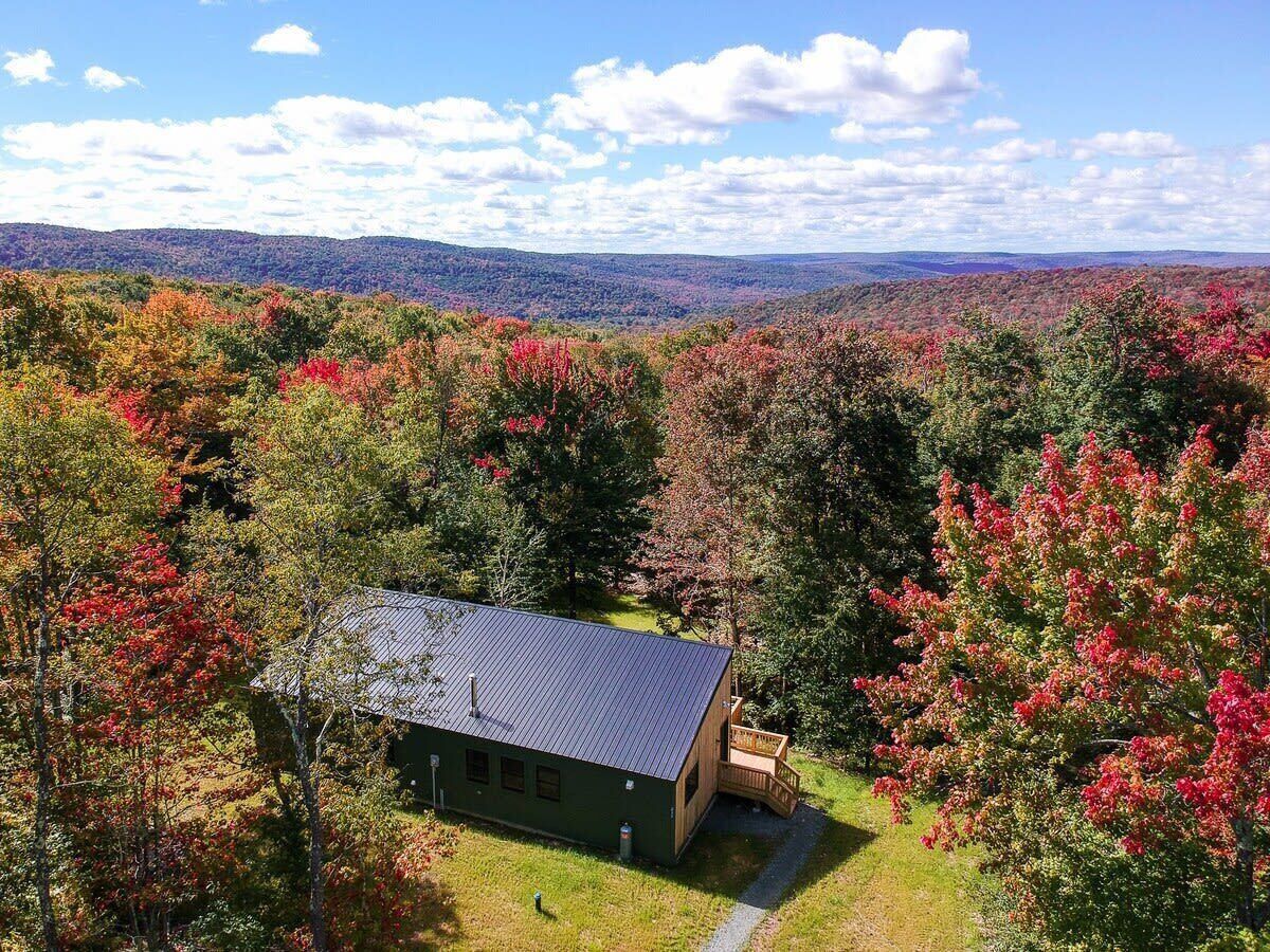 Knickerbocker Knoll: Tranquil + Modern w/ Hot Tub