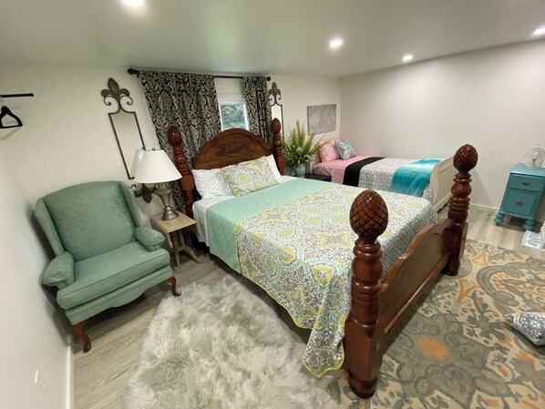 4 bedrooms, travel cot, free WiFi, bed sheets