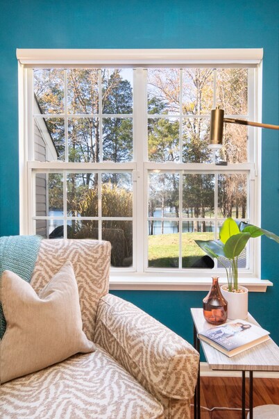 Inviting Home on Beautiful Pond