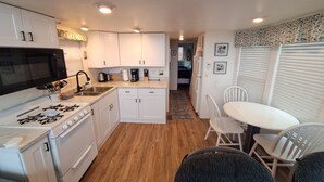 Coffee/tea maker, fridge, microwave, oven - Oceanfront Cabin 4 with Private Jacuzzi & Stunning Views (Smith River)