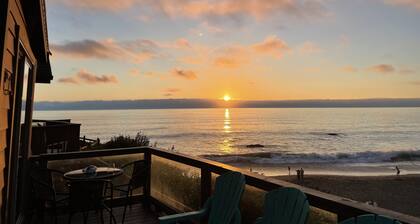 Oceanfront Cabin 4 with Private Jacuzzi & Stunning Views