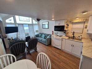 智能电视、壁炉