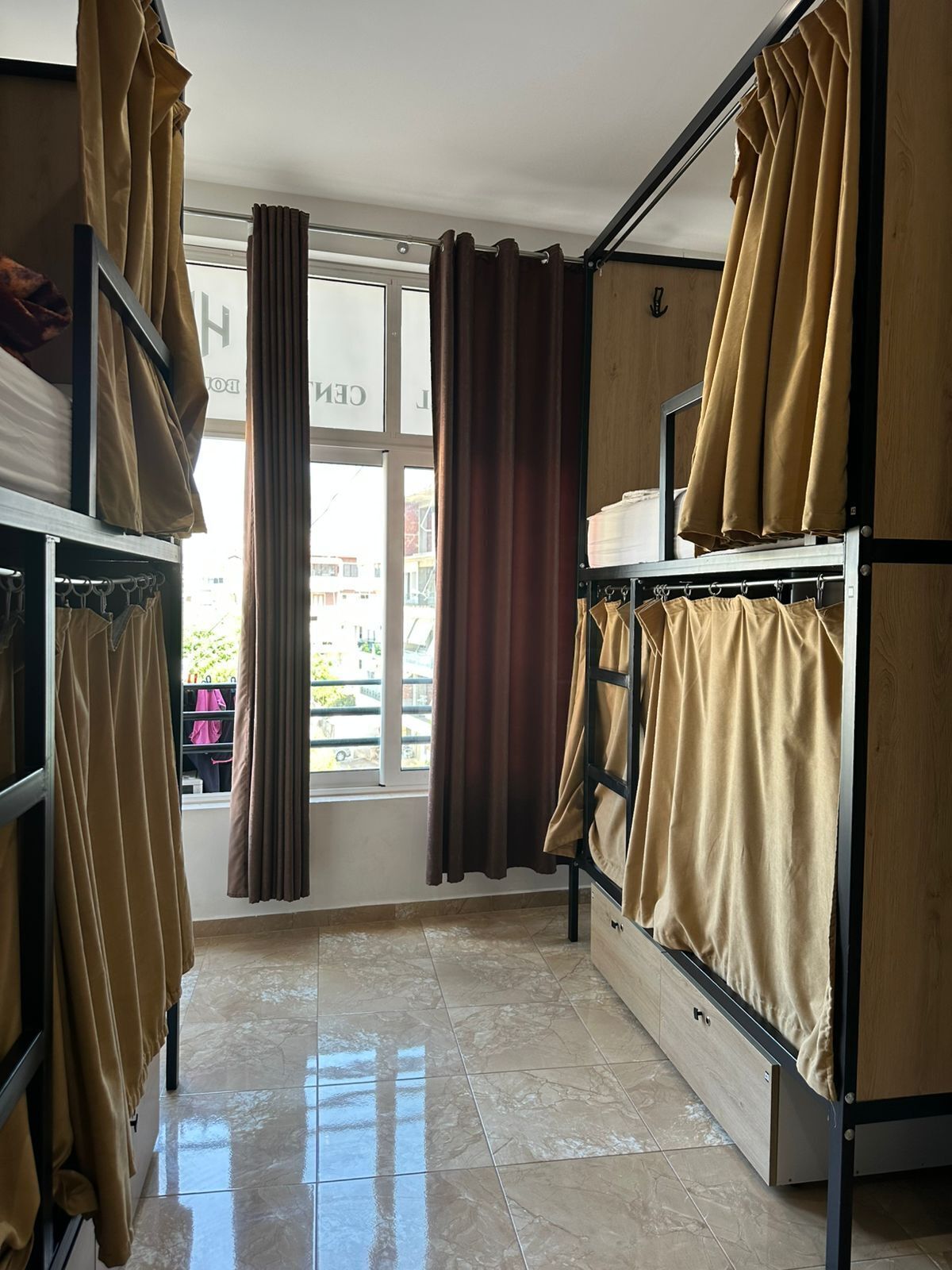 10 Bed Mixed Dormitory | Geluiddichte muren, gratis wifi