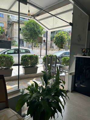 Front of property - Central Boutique Hostel (Sarandë)