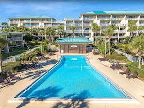 Outdoor pool, a heated pool