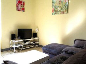 Smart-TV og stereoanlegg