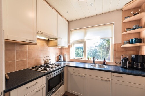 Ground floor house in Ballum (Roosdunen) with terrace facing south and west.