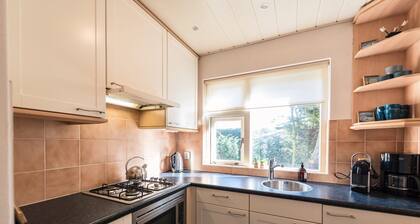 Ground floor house in Ballum (Roosdunen) with terrace facing south and west.